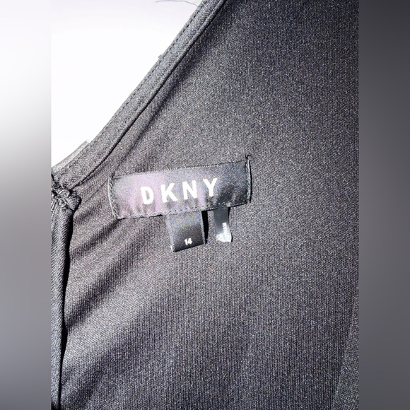 DKNY Elegant Black dress. In great condition. - Picture 2 of 6